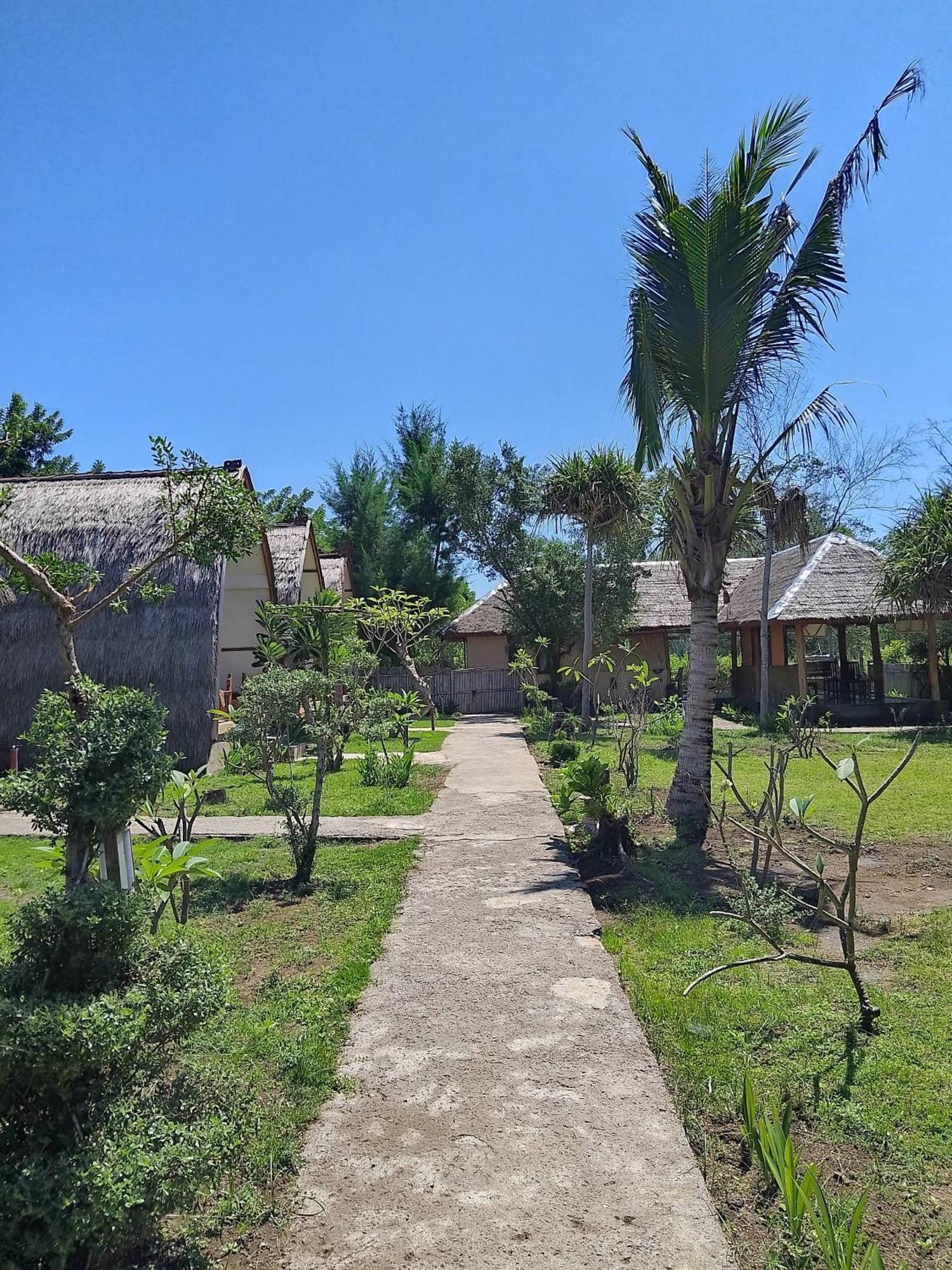 We'Be Cottages Gili Meno Room photo