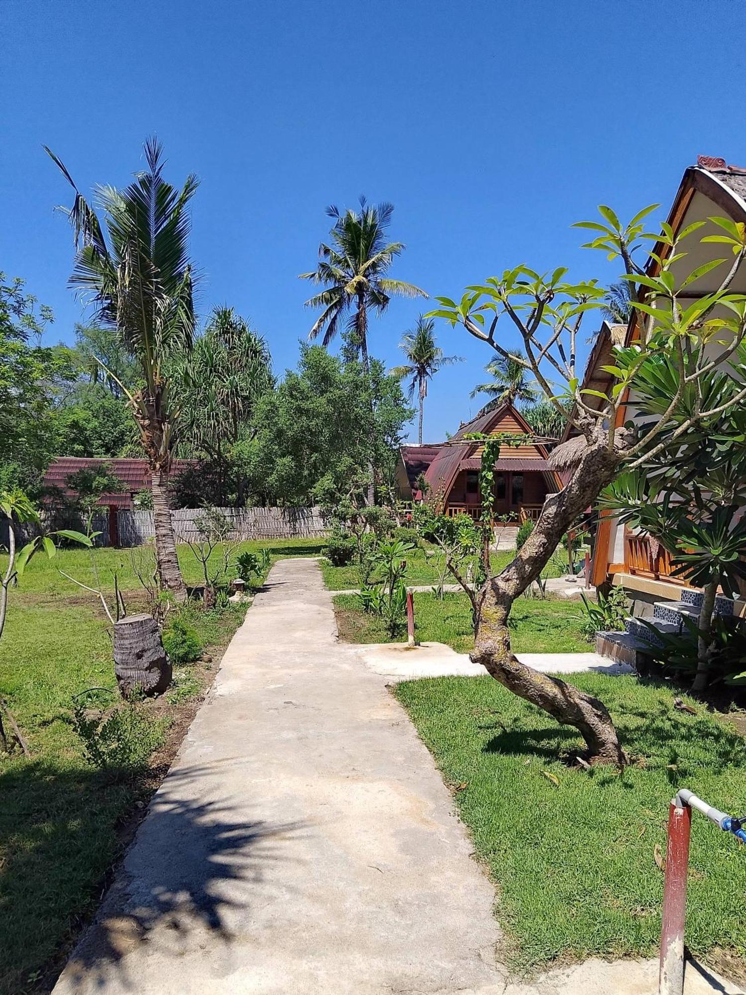 We'Be Cottages Gili Meno Room photo